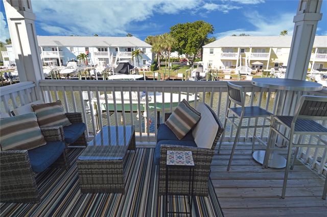 5245 COQUINA KEY DRIVE SE D, St Petersburg, FL 33705