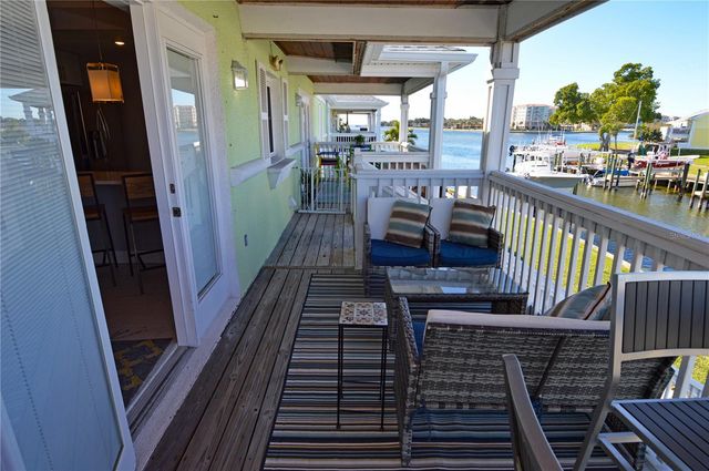 5245 COQUINA KEY DRIVE SE D, St Petersburg, FL 33705