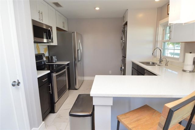 5245 COQUINA KEY DRIVE SE D, St Petersburg, FL 33705