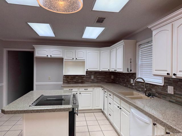 812 Meredith Street, White Hall, AR 71602