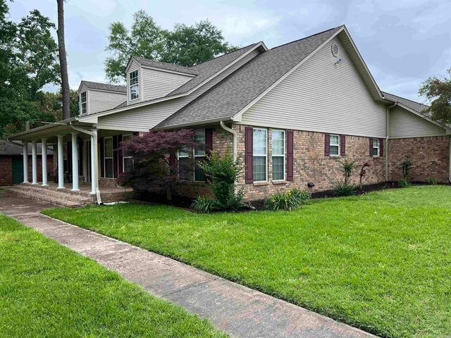 812 Meredith Street, White Hall, AR 71602
