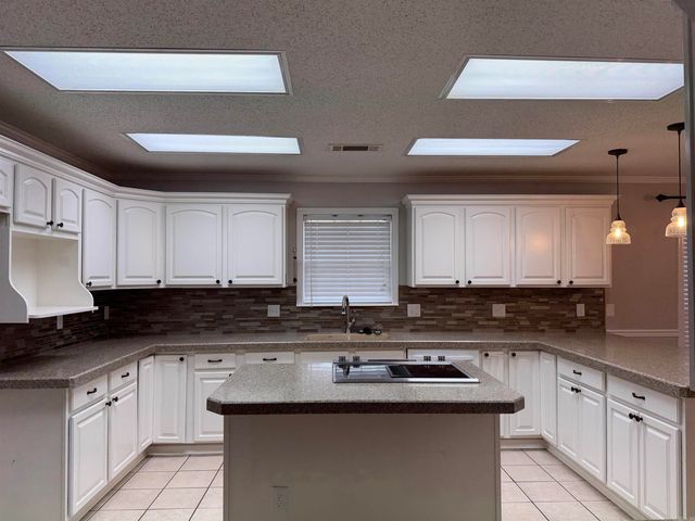 812 Meredith Street, White Hall, AR 71602