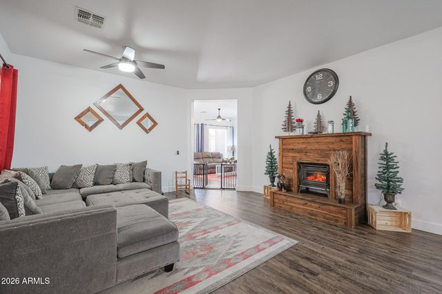 17627 W GOLDEN EYE Avenue, Goodyear, AZ 85338