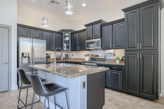 17627 W GOLDEN EYE Avenue, Goodyear, AZ 85338