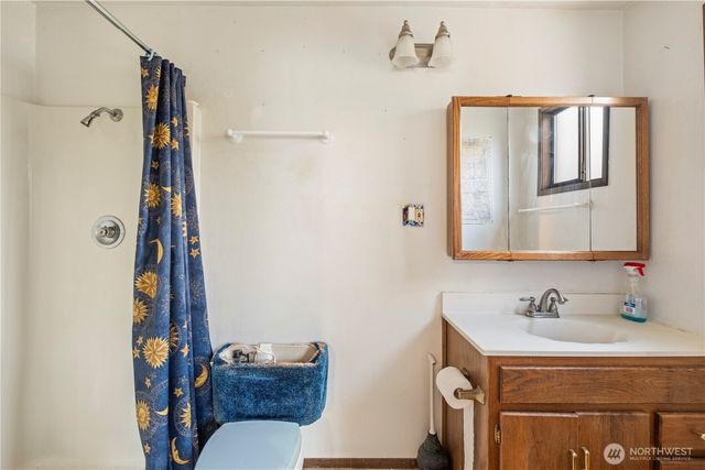 21803 Oak Way, Brier, WA 98036