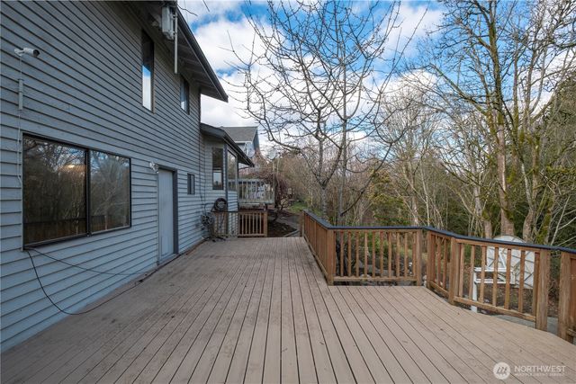 21803 Oak Way, Brier, WA 98036