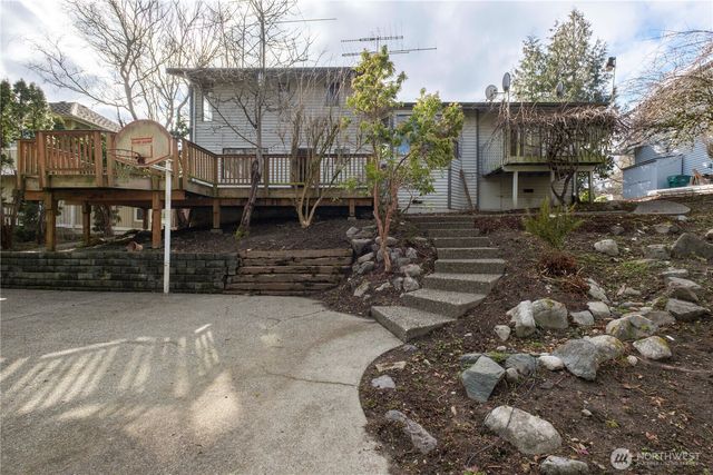 21803 Oak Way, Brier, WA 98036