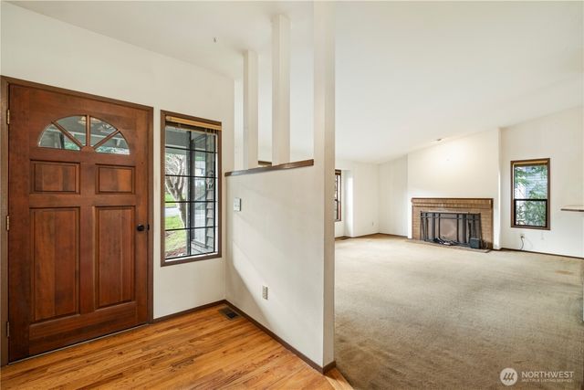 21803 Oak Way, Brier, WA 98036