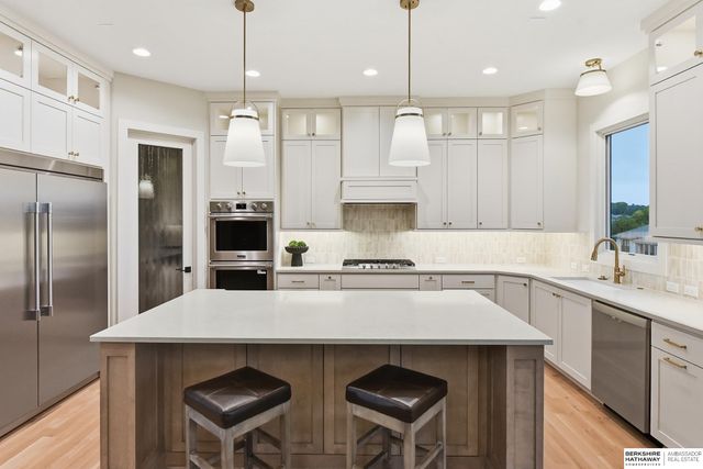 9911 Cimarron Street, Papillion, NE 68046