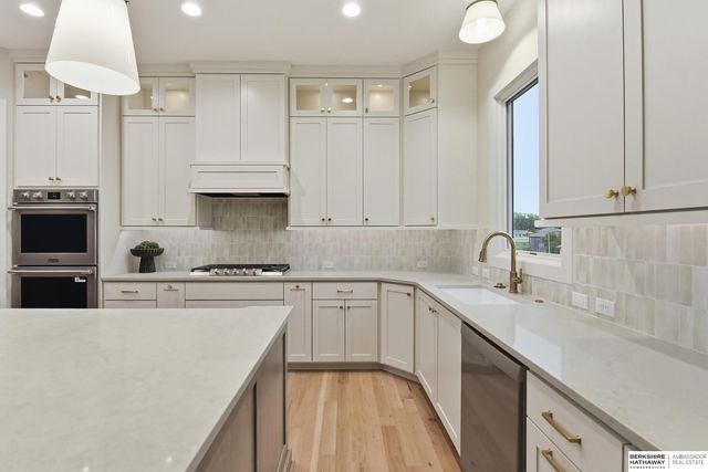 9911 Cimarron Street, Papillion, NE 68046