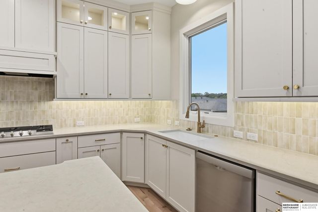 9911 Cimarron Street, Papillion, NE 68046