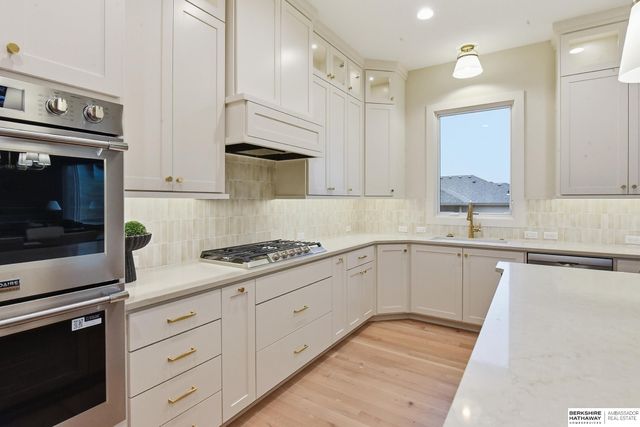 9911 Cimarron Street, Papillion, NE 68046