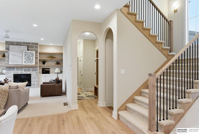 9911 Cimarron Street, Papillion, NE 68046