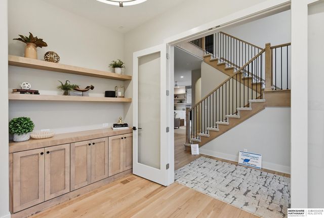 9911 Cimarron Street, Papillion, NE 68046