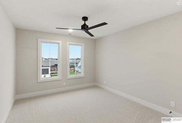 9911 Cimarron Street, Papillion, NE 68046