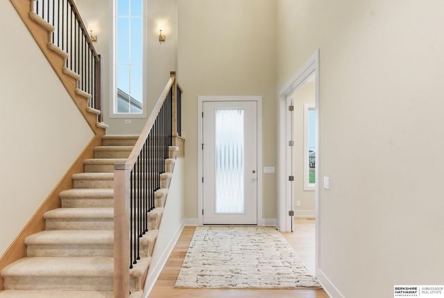 9911 Cimarron Street, Papillion, NE 68046
