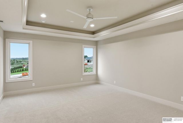 9911 Cimarron Street, Papillion, NE 68046