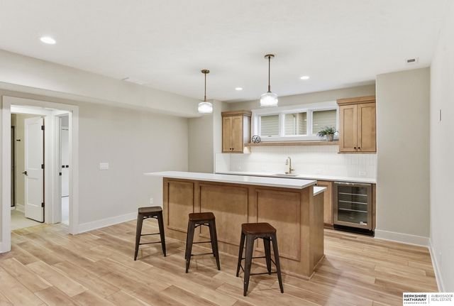 9911 Cimarron Street, Papillion, NE 68046