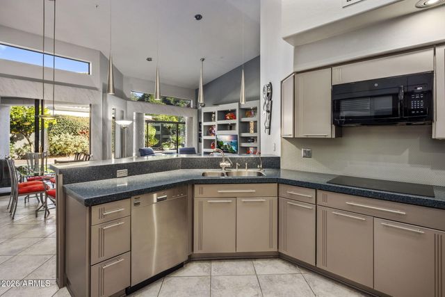 7465 E COCHISE Road, Scottsdale, AZ 85258