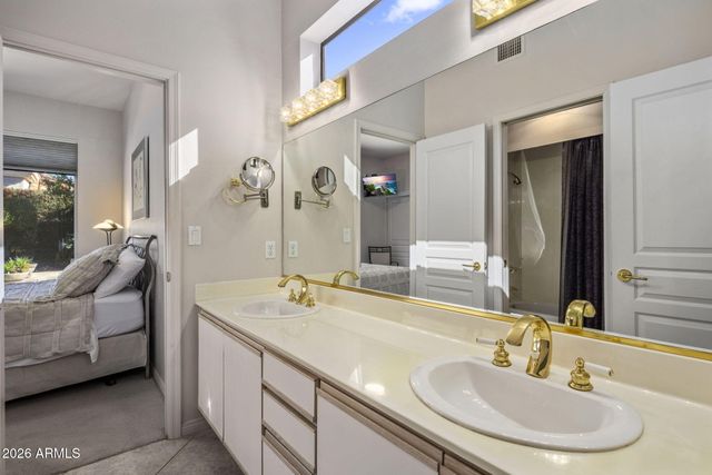 7465 E COCHISE Road, Scottsdale, AZ 85258