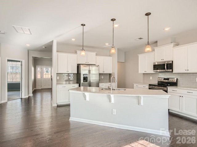 8123 Cornhill Avenue, Charlotte, NC 28277