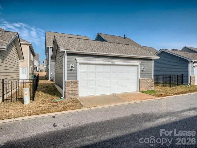 8123 Cornhill Avenue, Charlotte, NC 28277