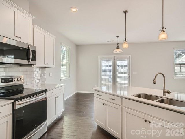 8123 Cornhill Avenue, Charlotte, NC 28277