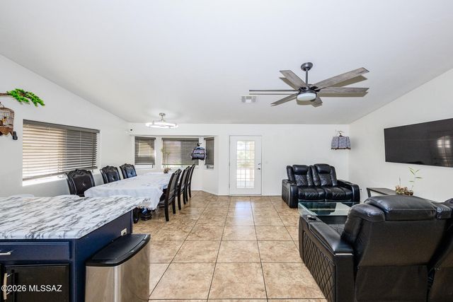 3671 W Arrowwood Place, Tucson, AZ 85741