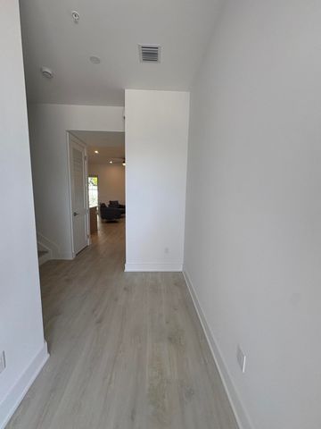 109 Royal Palm Circle, Tequesta, FL 33469