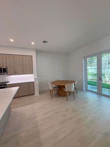 109 Royal Palm Circle, Tequesta, FL 33469