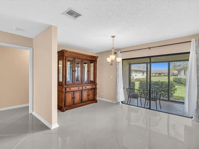 4951 Equestrian Circle A, Boynton Beach, FL 33436