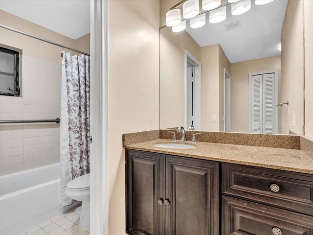 4951 Equestrian Circle A, Boynton Beach, FL 33436