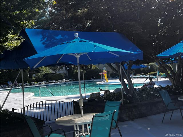 71 Richmond Boulevard 3B, Ronkonkoma, NY 11779