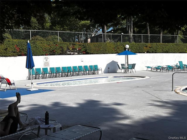 71 Richmond Boulevard 3B, Ronkonkoma, NY 11779