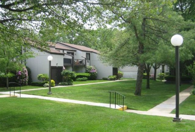 71 Richmond Boulevard 3B, Ronkonkoma, NY 11779