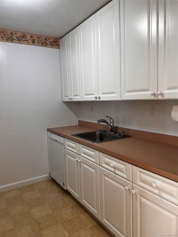 71 Richmond Boulevard 3B, Ronkonkoma, NY 11779