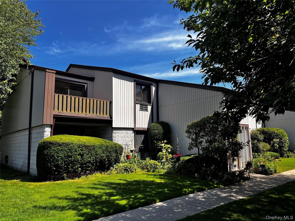 71 Richmond Boulevard 3B, Ronkonkoma, NY 11779