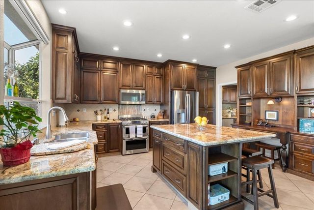 3909 Bay View Ct, Stockton, CA 95219