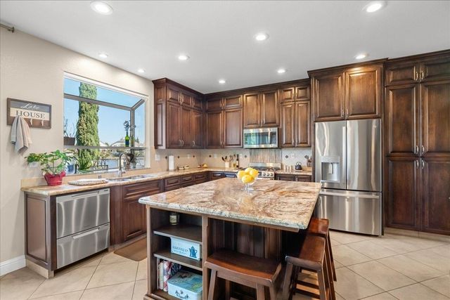 3909 Bay View Ct, Stockton, CA 95219