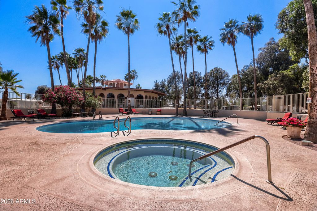 Image 20 of property listing at 19401 N 7th Street 137, Phoenix, AZ 85024