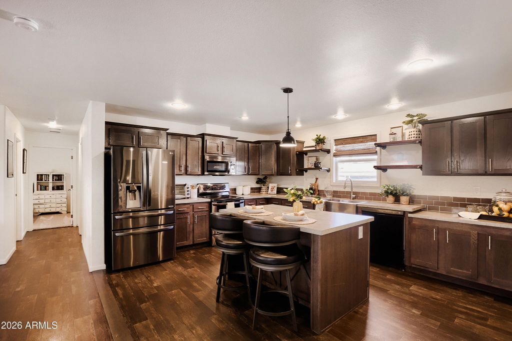 Image 4 of property listing at 19401 N 7th Street 137, Phoenix, AZ 85024