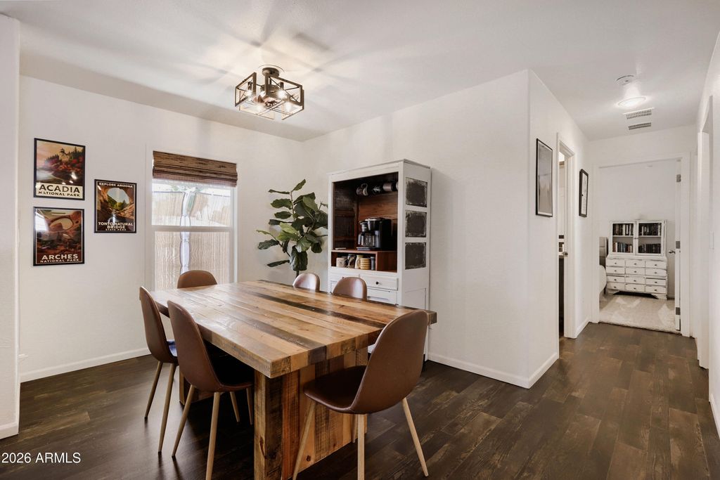 Image 9 of property listing at 19401 N 7th Street 137, Phoenix, AZ 85024