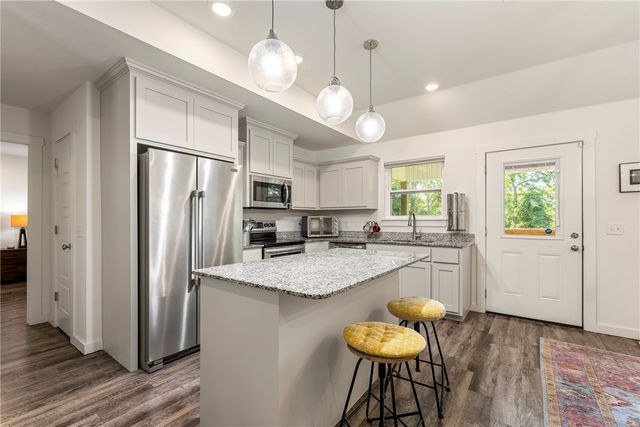 129 Granshire Drive, Bella Vista, AR 72714