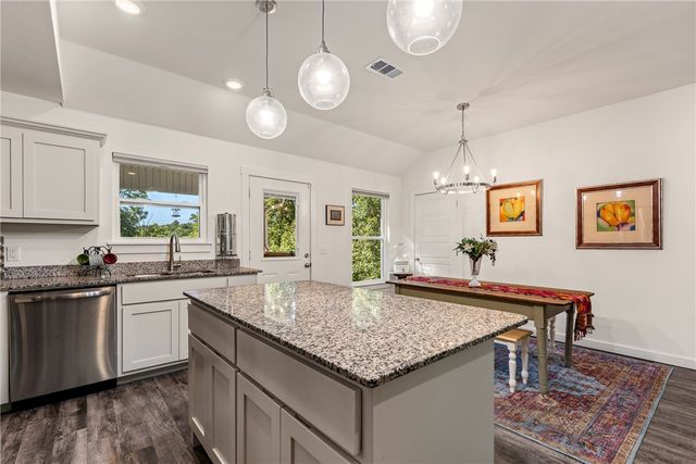 129 Granshire Drive, Bella Vista, AR 72714