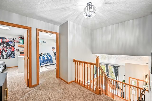 723 Rollinson Rd, Hermitage, PA 16148