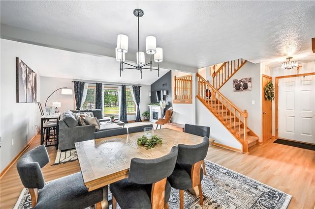 723 Rollinson Rd, Hermitage, PA 16148