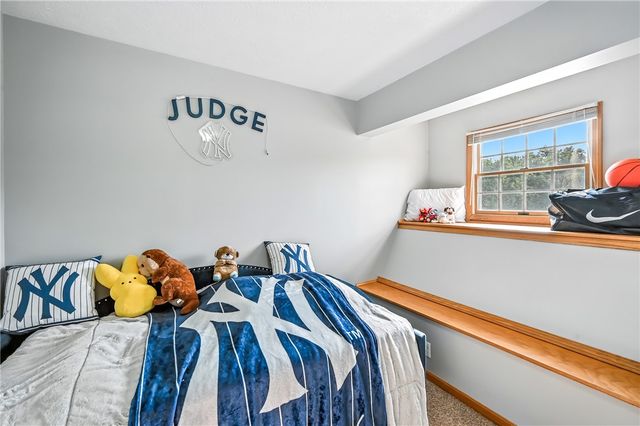 723 Rollinson Rd, Hermitage, PA 16148