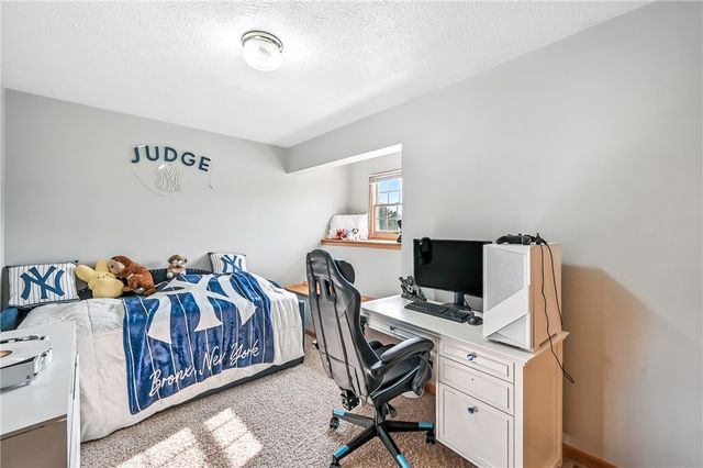 723 Rollinson Rd, Hermitage, PA 16148