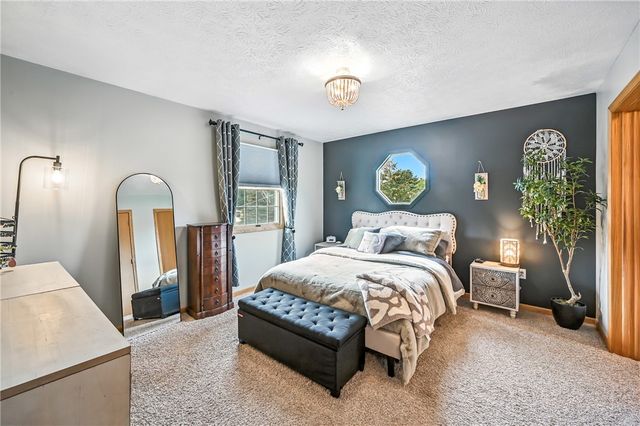 723 Rollinson Rd, Hermitage, PA 16148