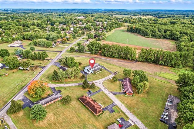 723 Rollinson Rd, Hermitage, PA 16148